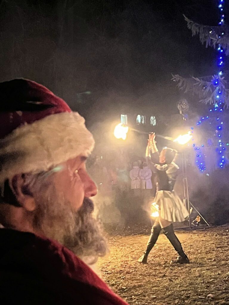 Sužibo jauki Kalėdų eglutė Samyluose!