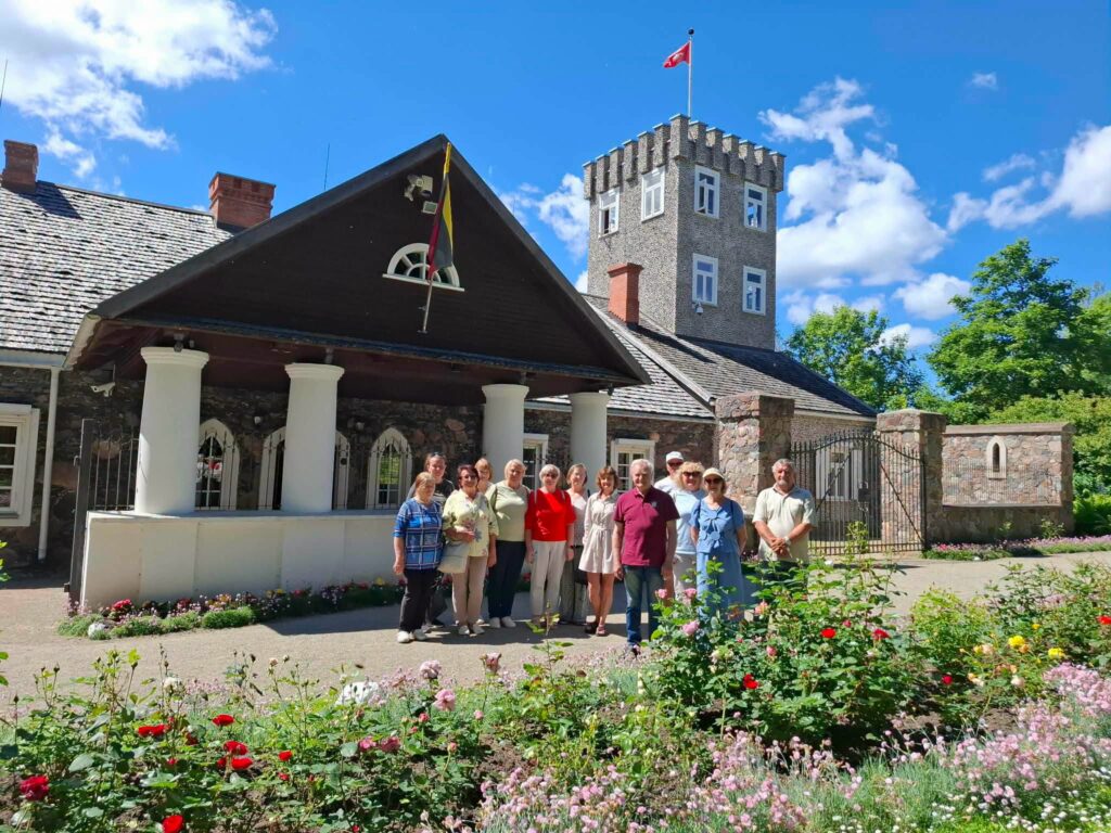 Įspūdžiai iš Rokų III amžiaus universiteto studentų turiningos kelionės po Šeduvos kraštą